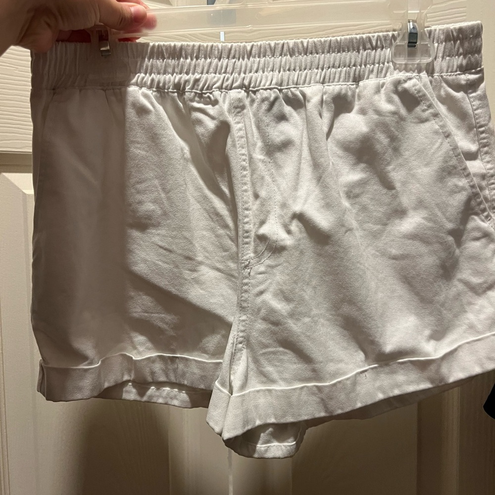Forever 21 White Elastic Waist Shorts